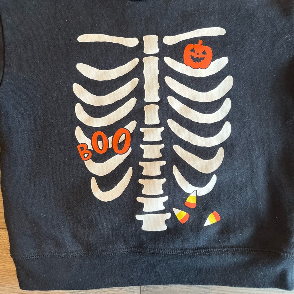 Carter’s Child of Mine Long Sleeve Halloween Hoodie Skeleton Black White 2T - Picture 3 of 6